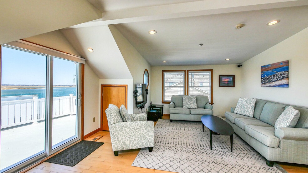 More Photos Of 236 S Bayview Dr, Strathmere Restaurant For Sale