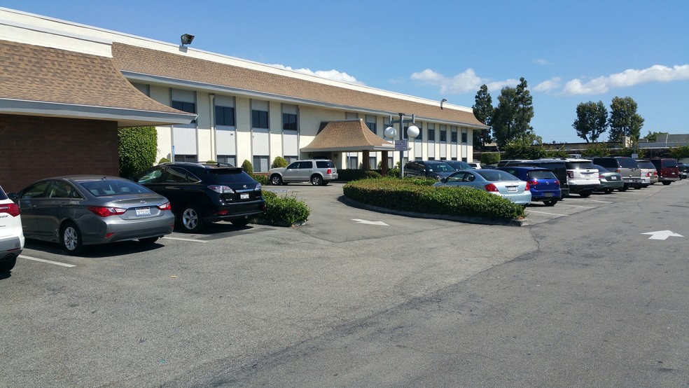 More Photos Of 1300 W 155th St, Gardena Medical For Lease