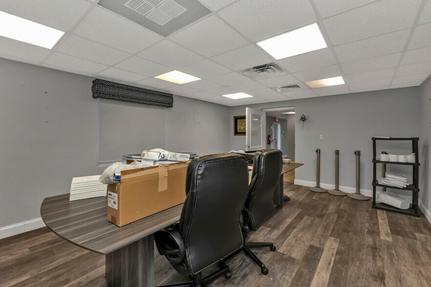 More Photos Of 128 W Charlotte Ave, Punta Gorda Office Residential For Sale