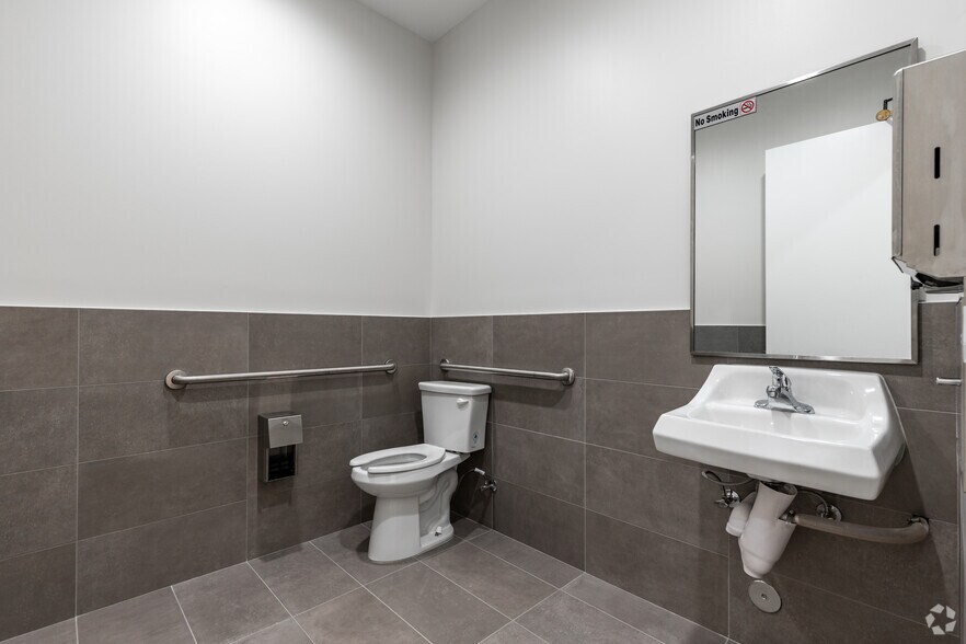 More Photos Of 1400 N Coit Rd, McKinney Unknown For Lease