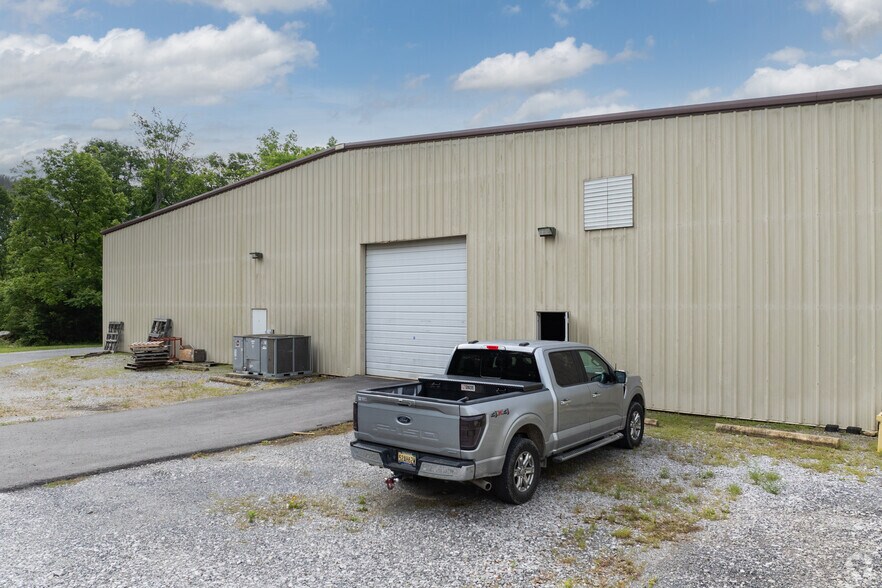 More Photos Of 197 Steed Rd, Decatur Warehouse For Lease