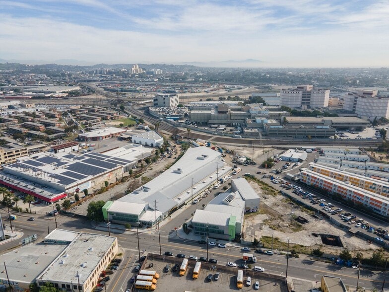 More Photos Of 960-1000 N Main St, Los Angeles Self Storage For Sale