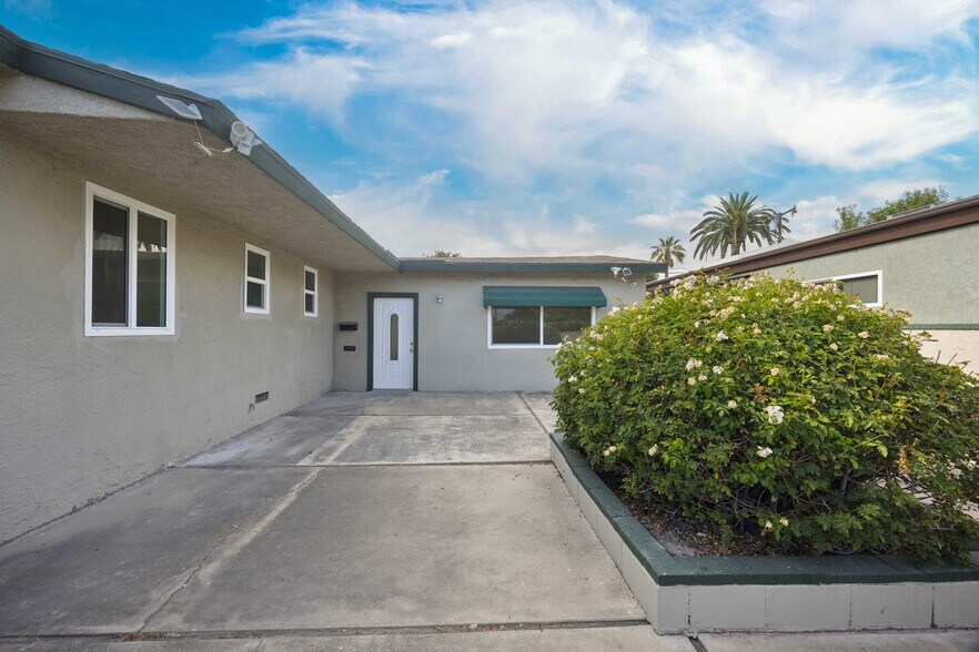 More Photos Of 1457 E Chapman Ave, Fullerton Office For Sale