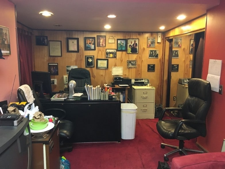 More Photos Of 9841 Dundee St, Detroit Religious Facility For Sale