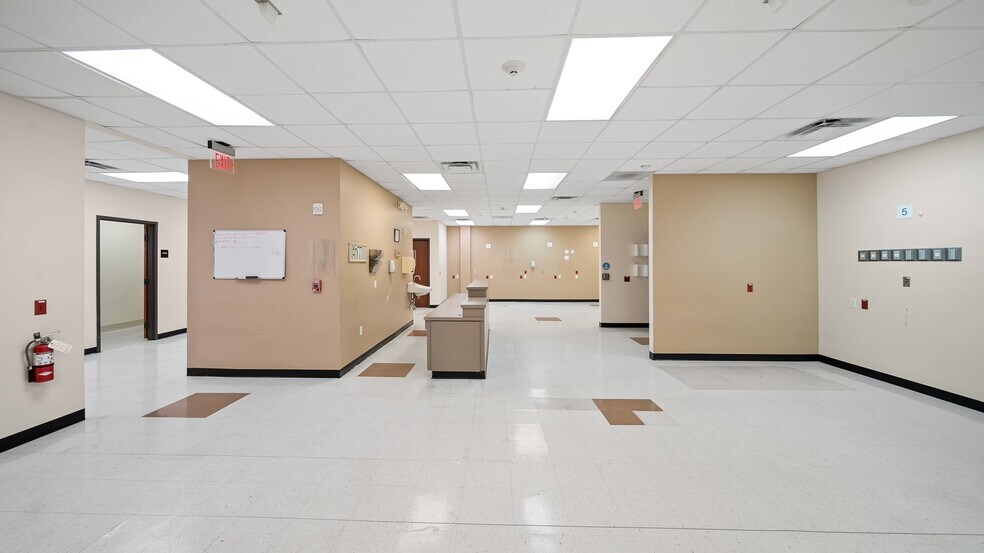 More Photos Of 910 N Highway 146, Baytown Medical For Lease