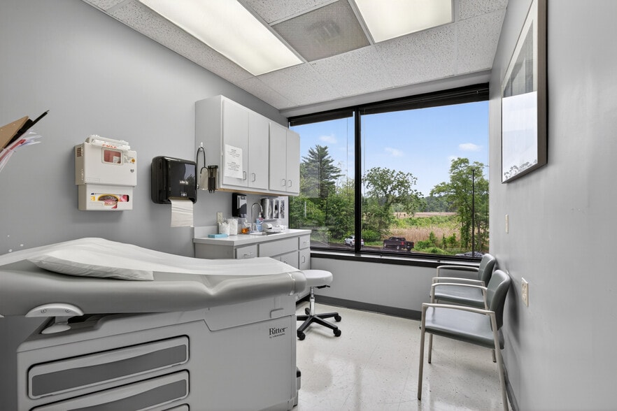 More Photos Of 330 Borthwick Ave, Portsmouth Medical For Sale