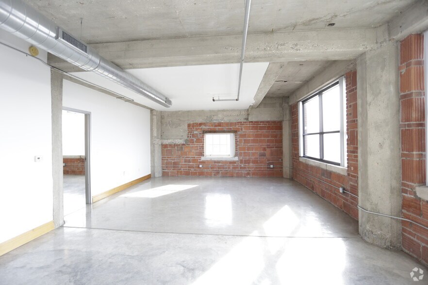 More Photos Of 117 W 20th St, Kansas City Apartments For Lease