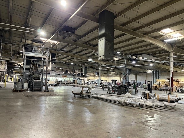 More Photos Of 320 N Clark Dr, El Paso Warehouse For Lease