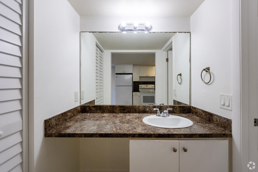 More Photos Of 750-770 NE 195th St, Miami Apartments For Sale