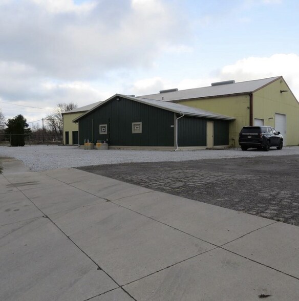 More Photos Of 1228 W 15th St, Lorain Freestanding For Lease