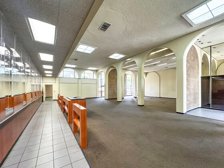More Photos Of 4947 3rd St, San Francisco Bank For Lease
