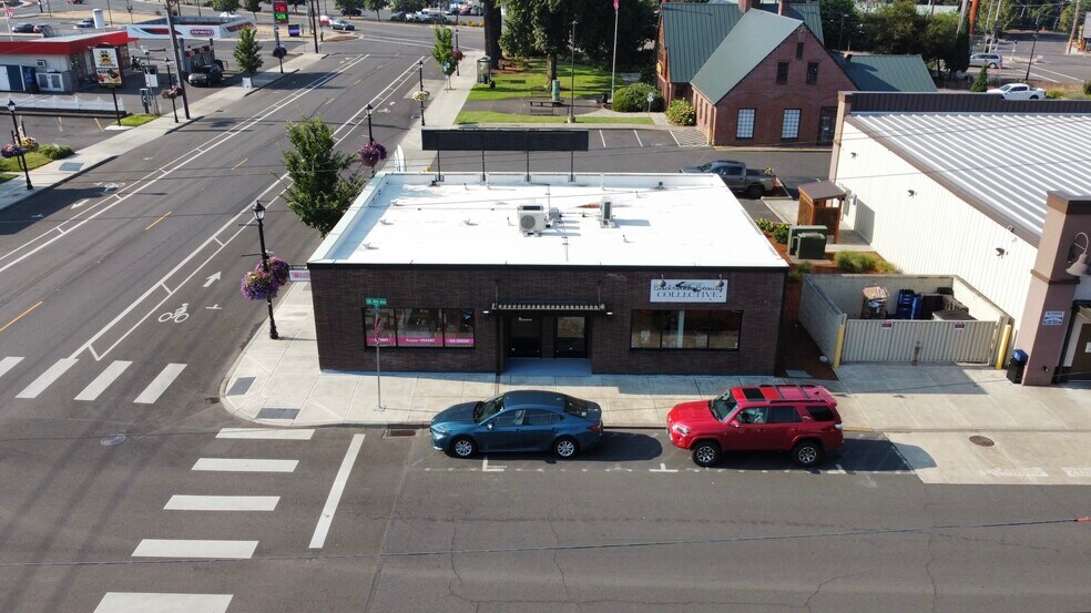 More Photos Of 194 SE 4th Ave, Estacada General Retail For Sale