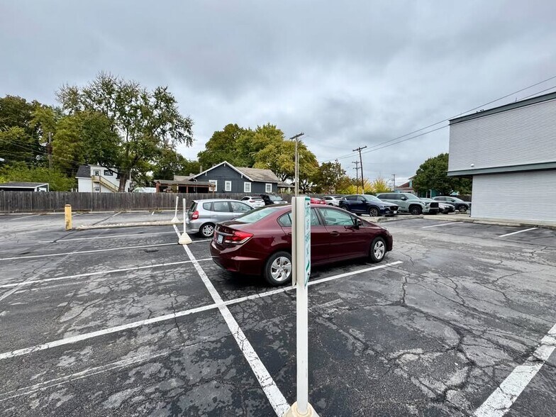 More Photos Of 500-520 W 75th St, Kansas City Storefront Retail Office For Lease
