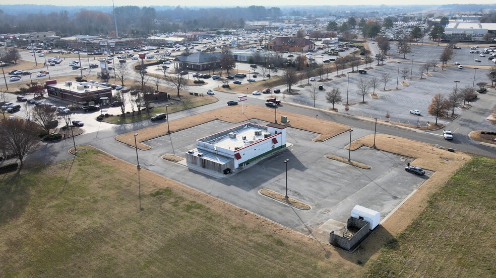 More Photos Of 2007 Hughes Rd, Madison Fast Food For Sale