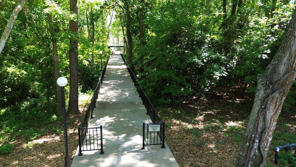 More Photos Of 2301 Park Ave, Orange Park Medical For Lease