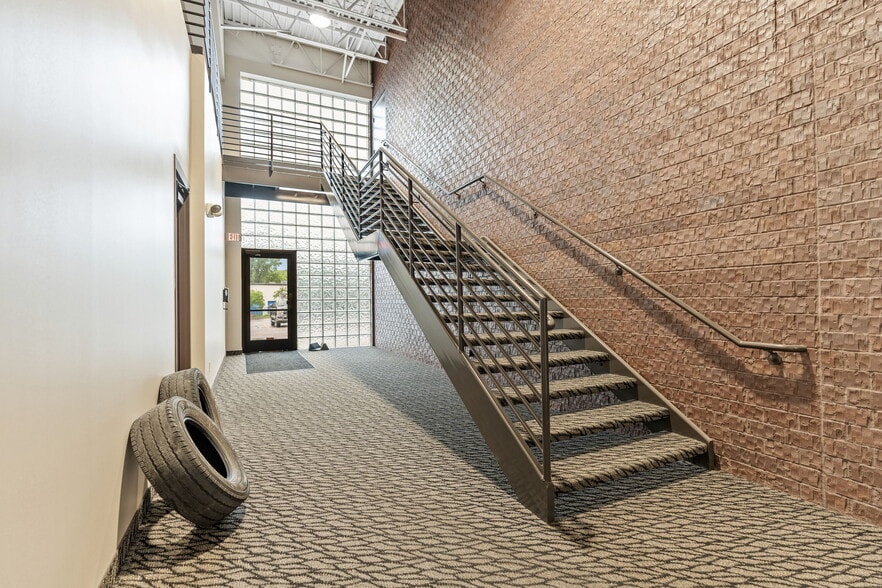 More Photos Of 2905 Lexington Ave S, Eagan Flex For Sale