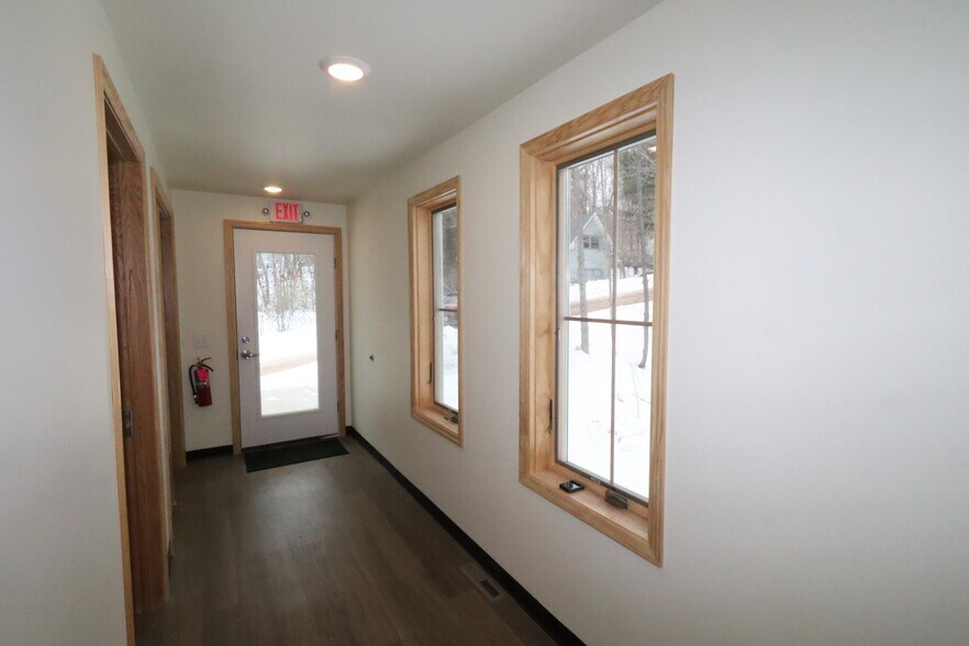 More Photos Of 257 Manypenny Ave, Bayfield Office For Lease