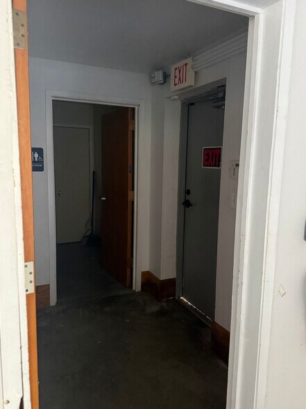 More Photos Of 1316 S 5th Ave, Wilmington Land For Lease