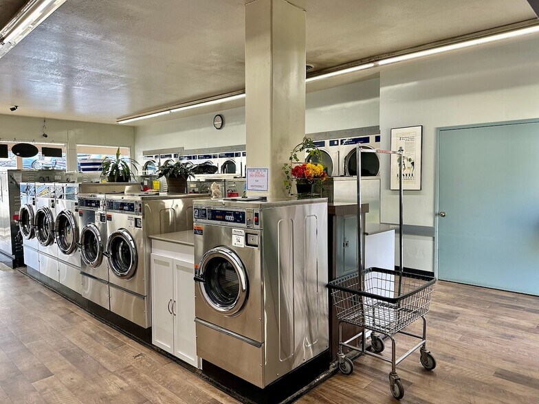 More Photos Of 104-114 Argall Way, Nevada City General Retail For Sale