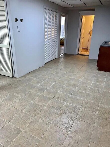 More Photos Of 500 KENNEDY Blvd, Bayonne Office Residential For Lease