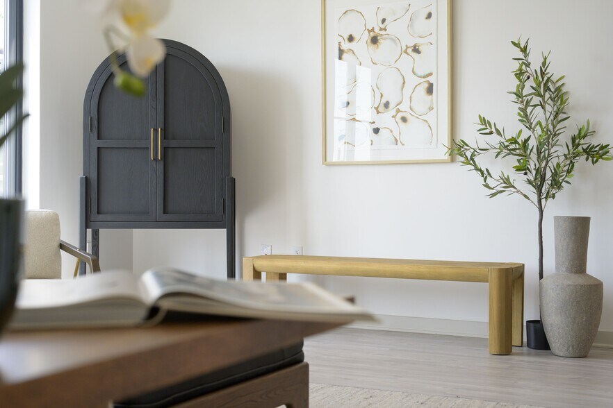 More Photos Of 55 Romney St, Charleston Apartments For Lease