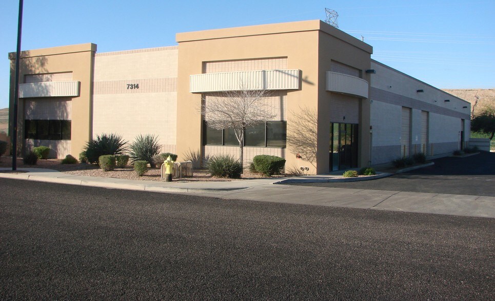 Primary Photo Of 7314 N 110th Ave, Glendale Freestanding For Sale