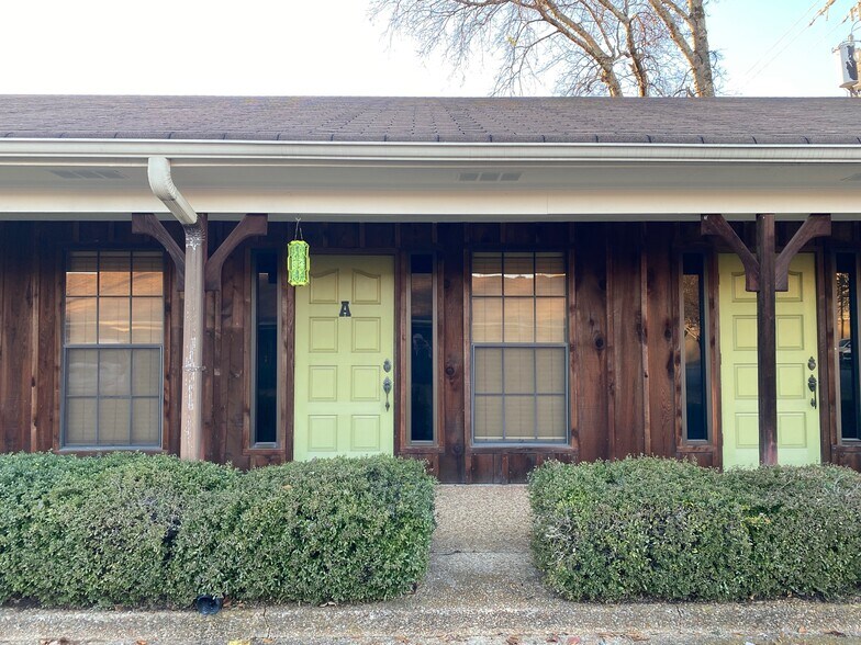 More Photos Of 315 Magazine St, Tupelo Office For Lease