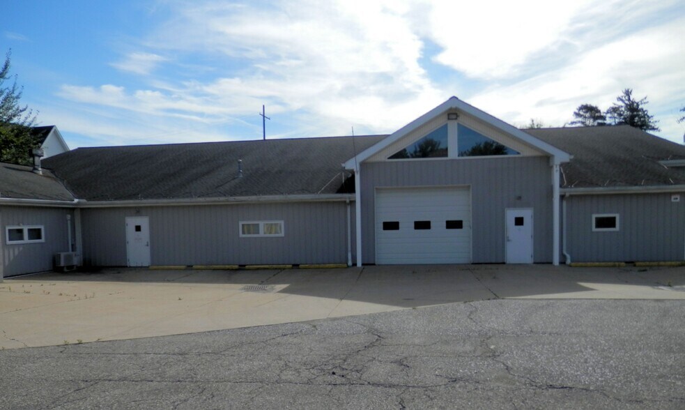 Primary Photo Of 9682 Madison Rd, Montville Warehouse For Lease