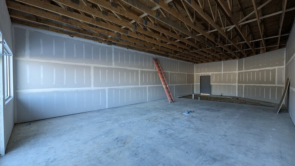 More Photos Of 2240 Prairie Ave, South Bend Storefront Retail Office For Lease