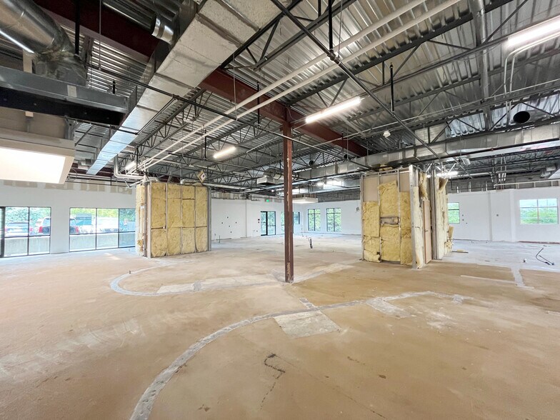 More Photos Of 521 Montgomery Hwy, Vestavia Hills Unknown For Lease