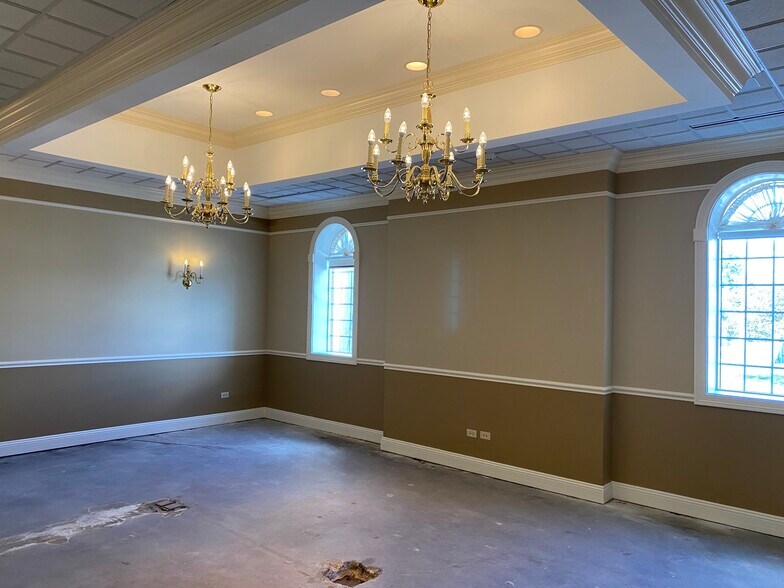 More Photos Of 620 E Main St, St Charles Medical For Lease