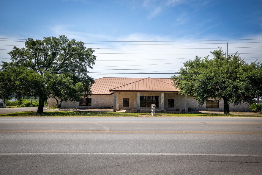 More Photos Of 1071 FM 2673, Canyon Lake Specialty For Sale