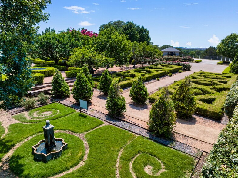 More Photos Of 1470 S Cranes Mill Rd, New Braunfels Lodge Meeting Hall For Sale