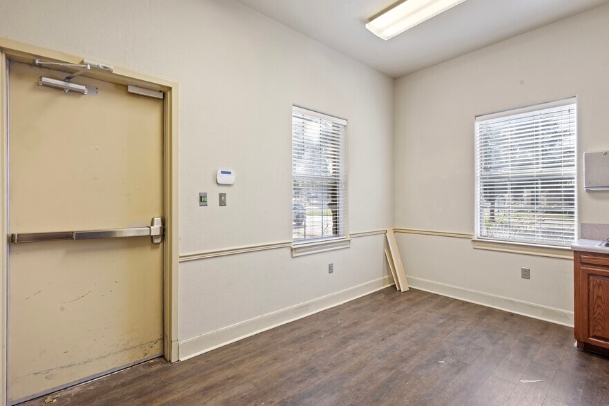 More Photos Of 9480-3 Huebner Rd, San Antonio Medical For Lease