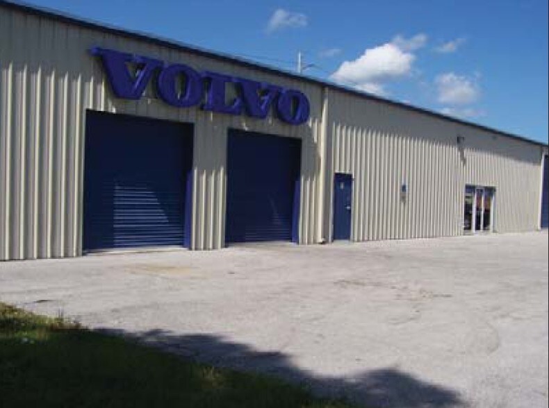 More Photos Of 213 Wallace Ave N, Lehigh Acres Service For Lease