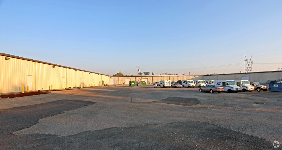 More Photos Of 501 Adesa Blvd, Lenoir City Office For Lease