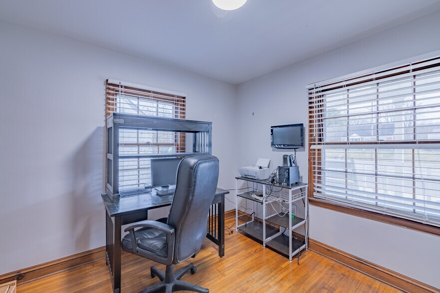 More Photos Of 1941 Euclid Ave, Bristol Medical For Sale