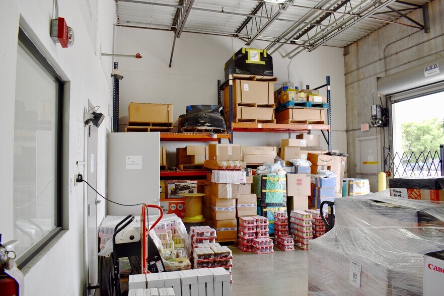 More Photos Of 9960 NW 116th Way, Medley Showroom For Lease