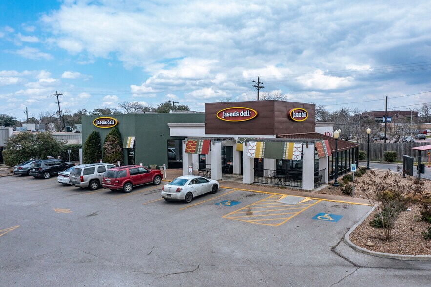 More Photos Of 5201 N Navarro St, Victoria Unknown For Lease