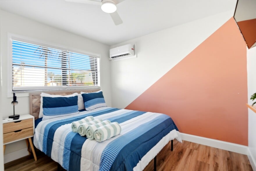 More Photos Of 11965 Gulf Blvd, Treasure Island Hotel For Sale