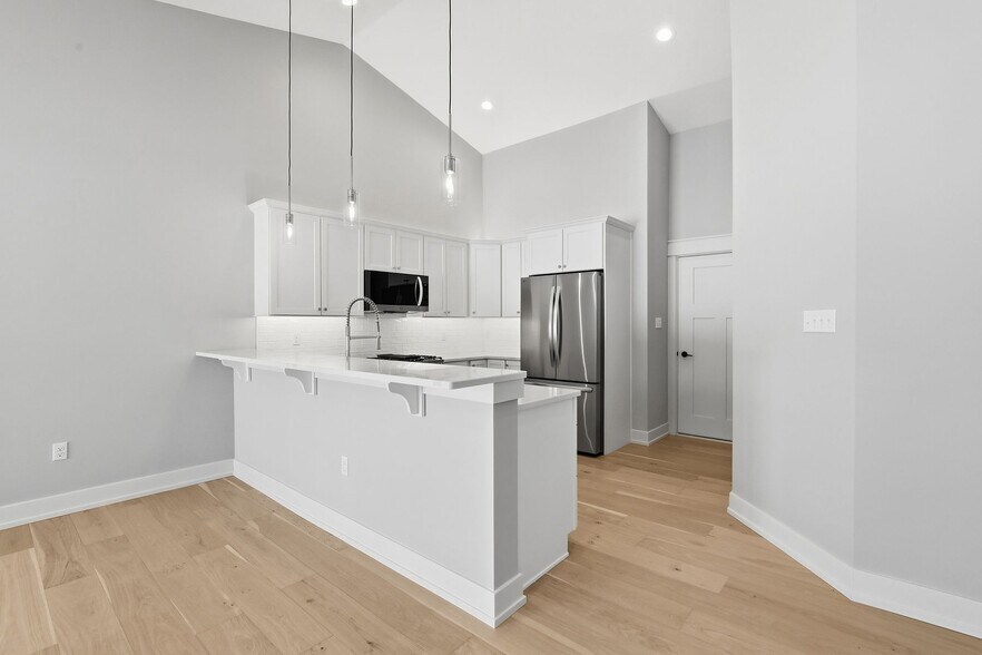More Photos Of 100 Huselton Dr, Butler Specialty For Sale