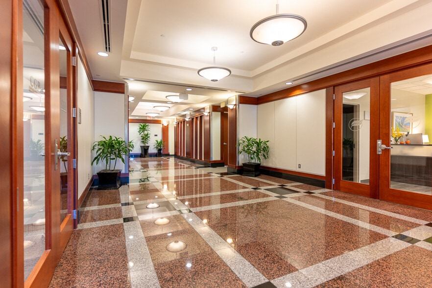 More Photos Of 7001 Heritage Village Plz, Gainesville Office For Lease