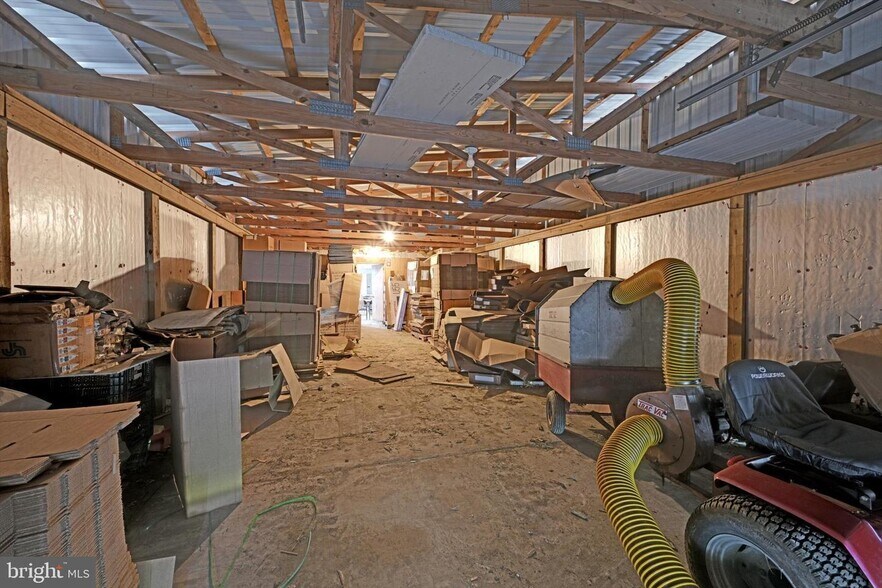 More Photos Of 501 W Washington Ave, Myerstown General Retail For Sale