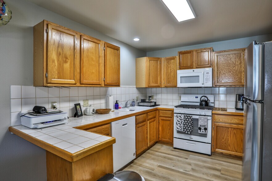 More Photos Of 306 E Foothill Blvd, Glendora Apartments For Sale