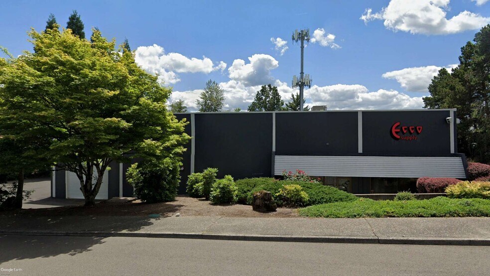 More Photos Of 6900 SW Sandburg St, Tigard Warehouse For Lease