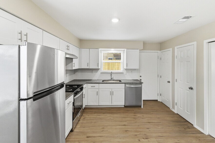 More Photos Of 6709 Wentworth Dr, Austin Apartments For Sale