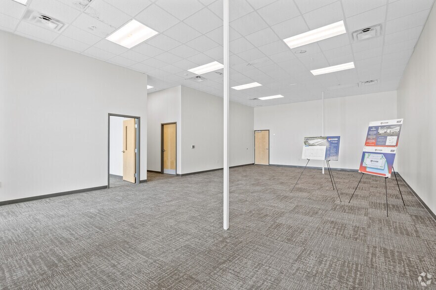 More Photos Of 700 S Kings Hwy, Fort Pierce Distribution For Sale