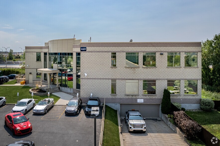 More Photos Of 4405 Boul Lapinière, Brossard Office For Lease