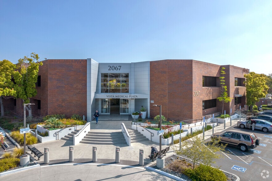 More Photos Of 2067 W Vista Way, Vista Medical For Lease