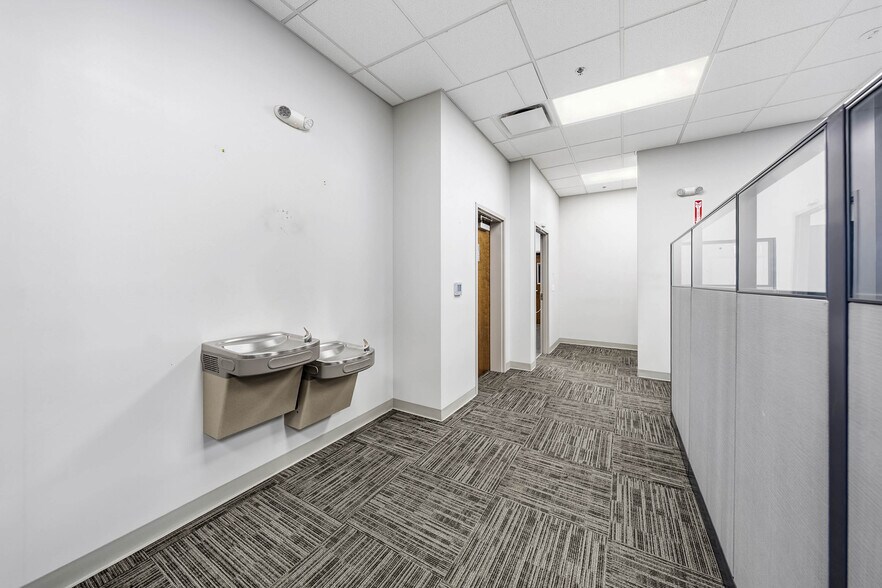 More Photos Of 4689 Industry Dr, Medford Distribution For Lease